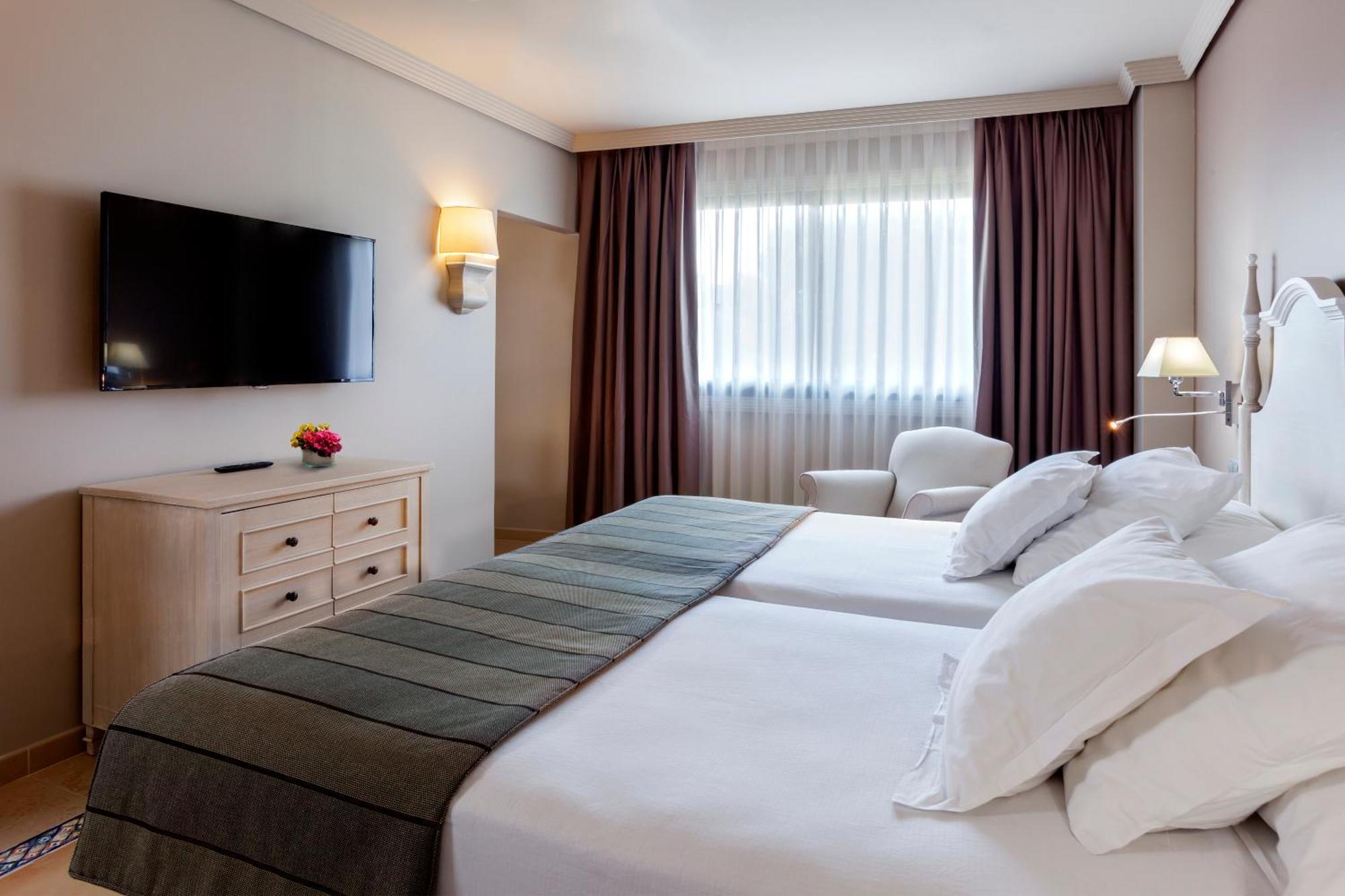 Suite Junior Familiale (2 Adultes + 2 Enfants)
